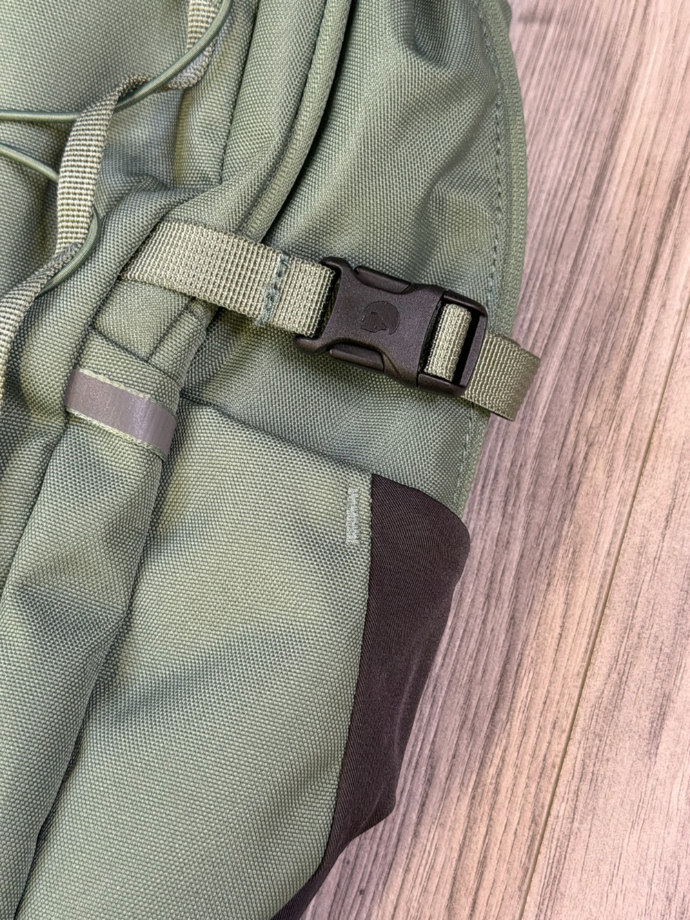Fjallraven Skule 20 Daypack Backpack Laptop Hiking School Patina Green 23349 - Picture 3 of 7